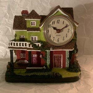Quartz Sandcast House Shaped Mantle Clock